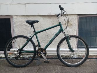 RALEIGH Adult Bike 26" wheels