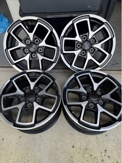 2024 Jeep Wrangler Rubicon 17”wheels