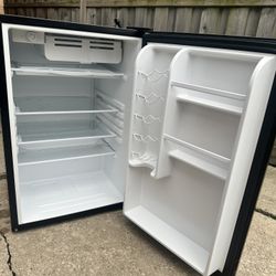 Haier Mini Fridge 