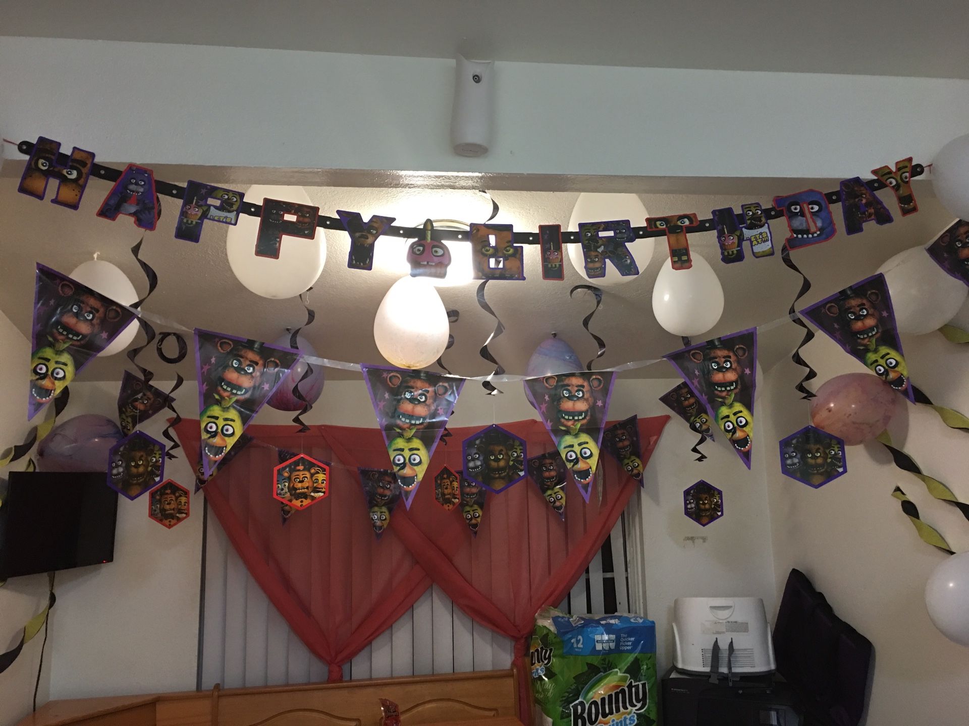 Five nights at Freddy’s party decorations