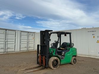 2018 MITSUBISHI FG30N FORKLIFT, 6,000#, 80" mast, 3-stage, 186" lift, sideshift, dual fuel, canopy, solid tires, 2,431 hours indicated. s/n:AF13G01583