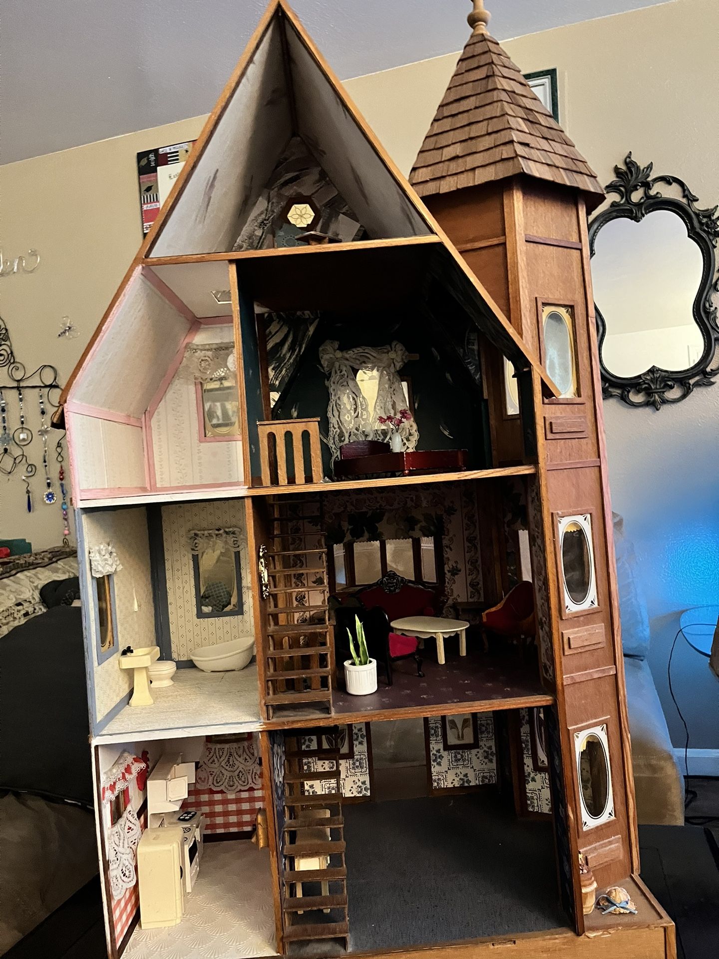 Victorian Doll House