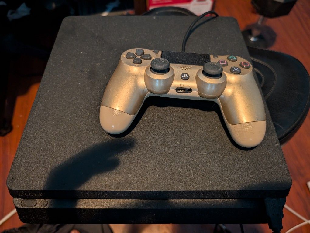 PS4 + Controller
