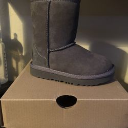 Kids Uggs Boots Size 8 