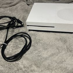 Xbox One S 500GB With Carrying Case, Controller, Charging Stand, And Games