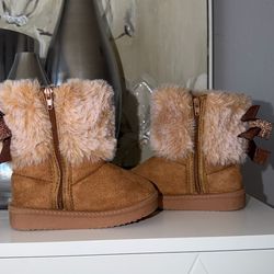 Boots For Baby Girl/ Botas