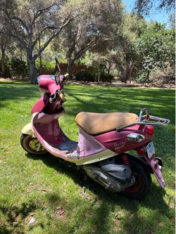 Genuine Buddy 150 Scooter - Low Miles, Runs Great - Pamplona Edition