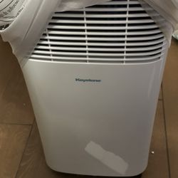 Keystone KSTAP05PHA 5,000 BTU Portable Air Conditioner