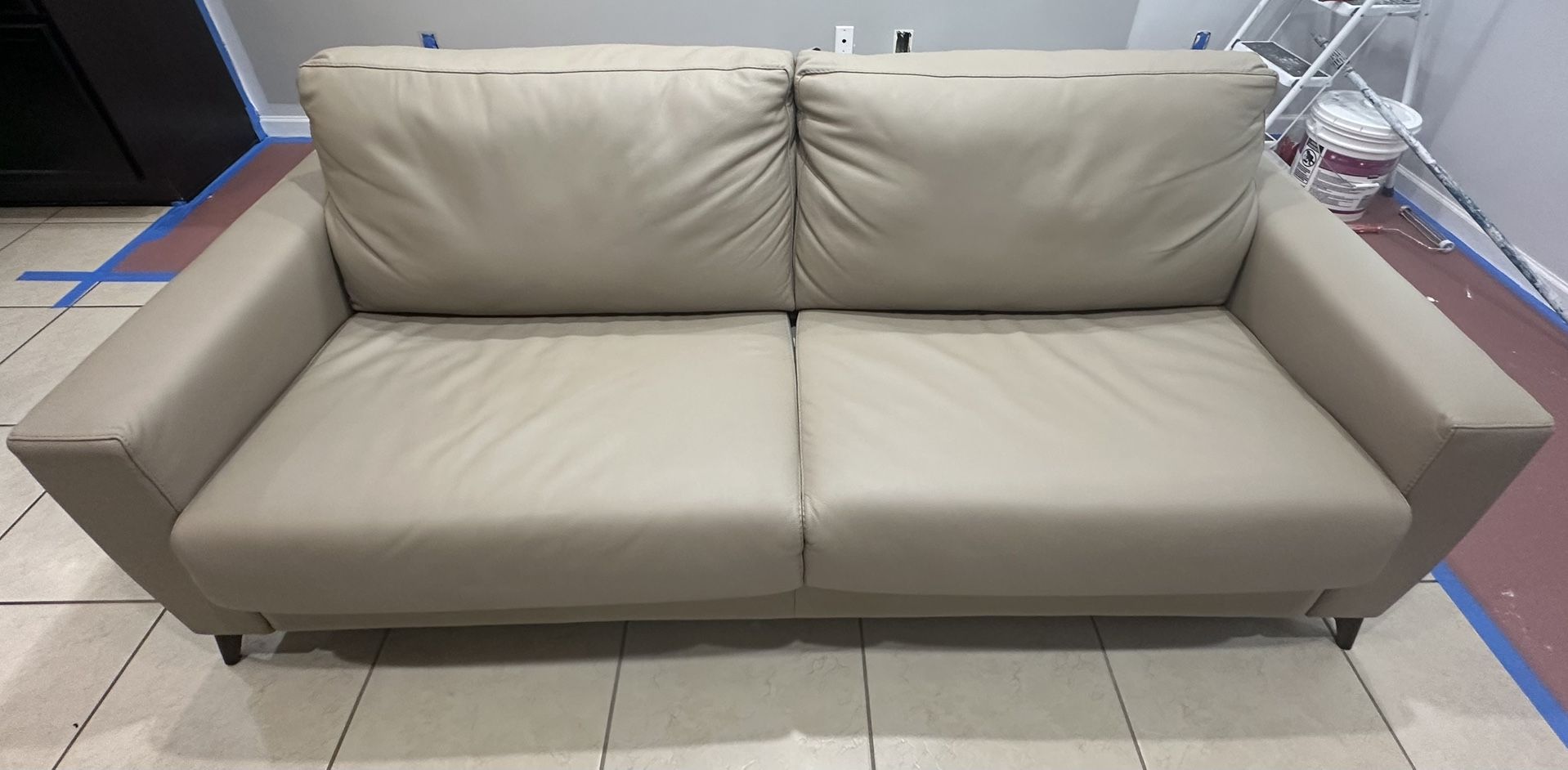 El Dorado Alpha Queen Leather sleeper