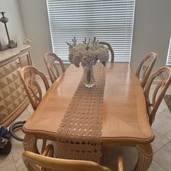 Fine Dinner Set &6 Chairs 