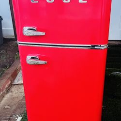 Red Cool Mini Fridge 