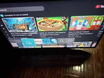 45 Inch Samsung Smart Tv W Remote,  Can Deliver For Xtra $5