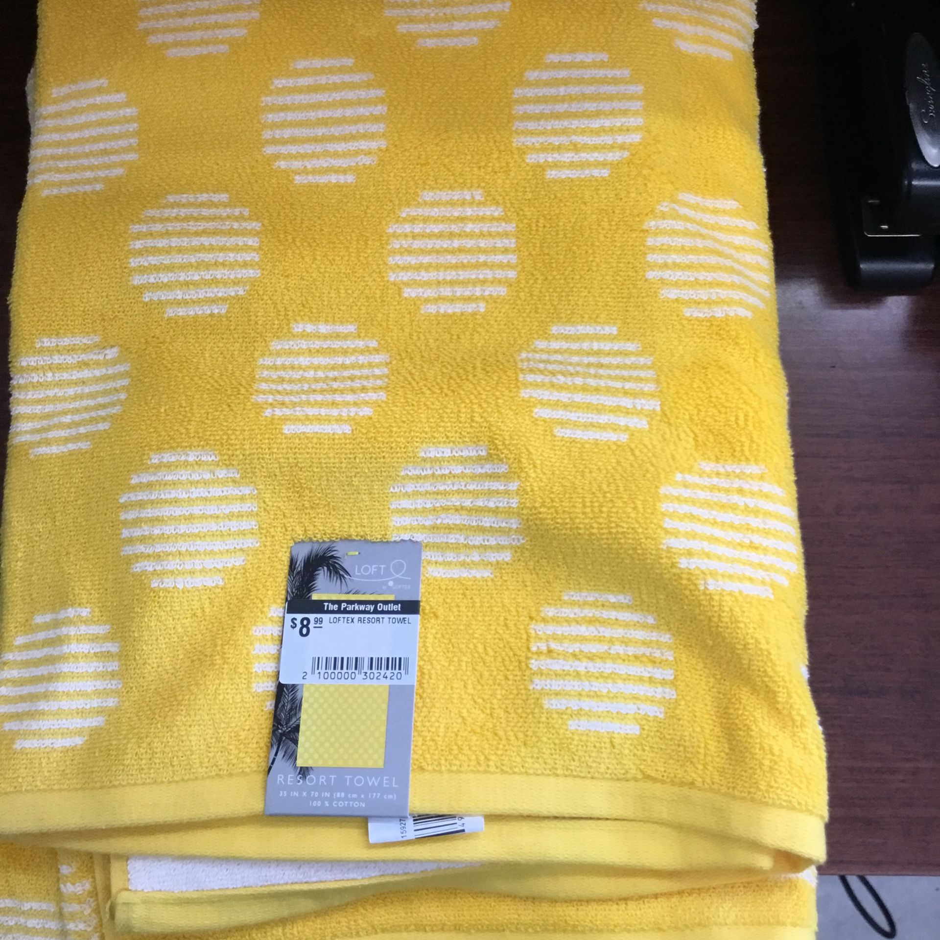 Loftex Resort Towel for Sale in Missouri City, TX - OfferUp