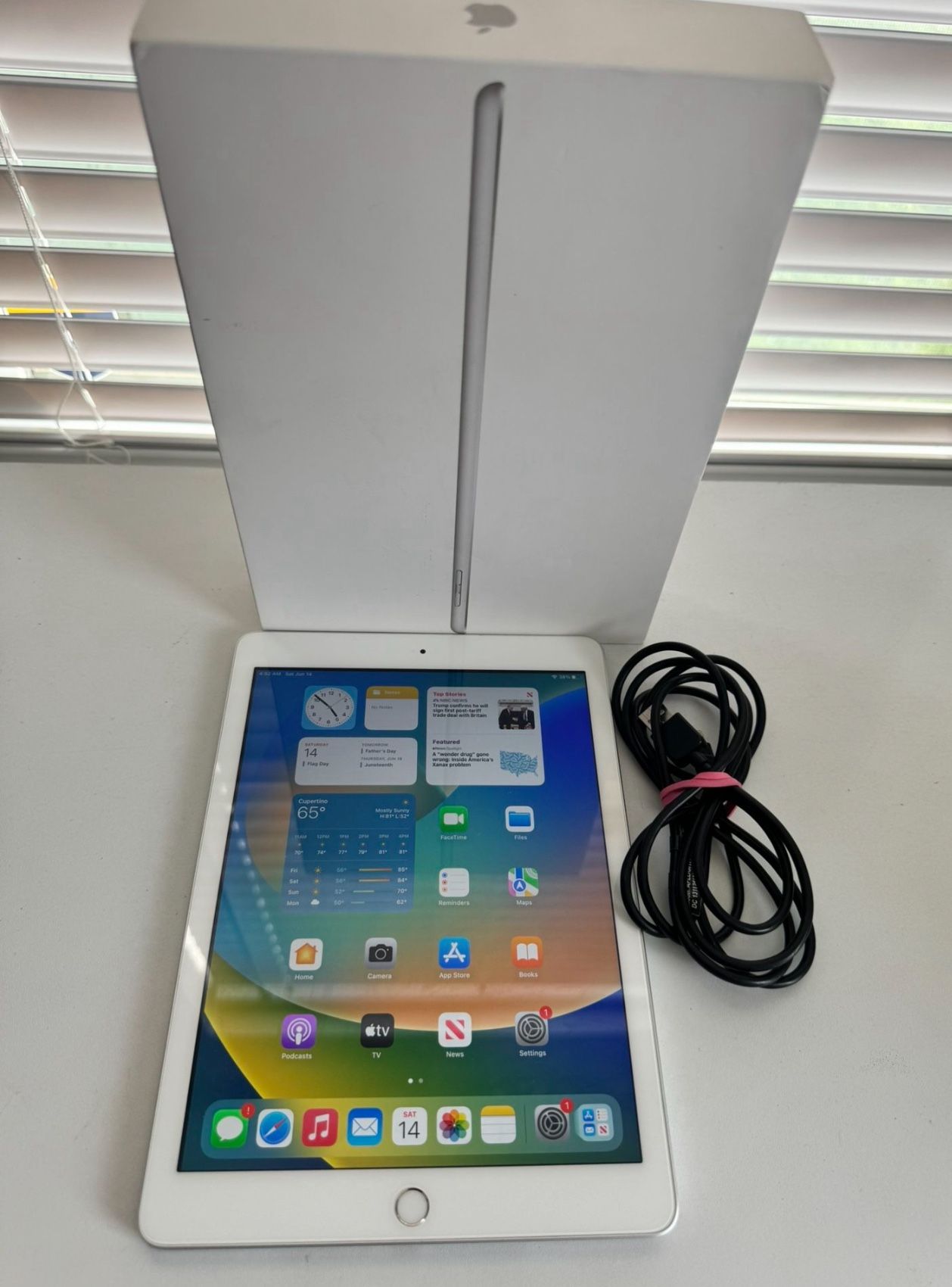 iPad 5th Gen 32gb For Sale- $120-Great Condition