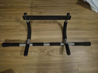 Doorway Pull-Up Bar