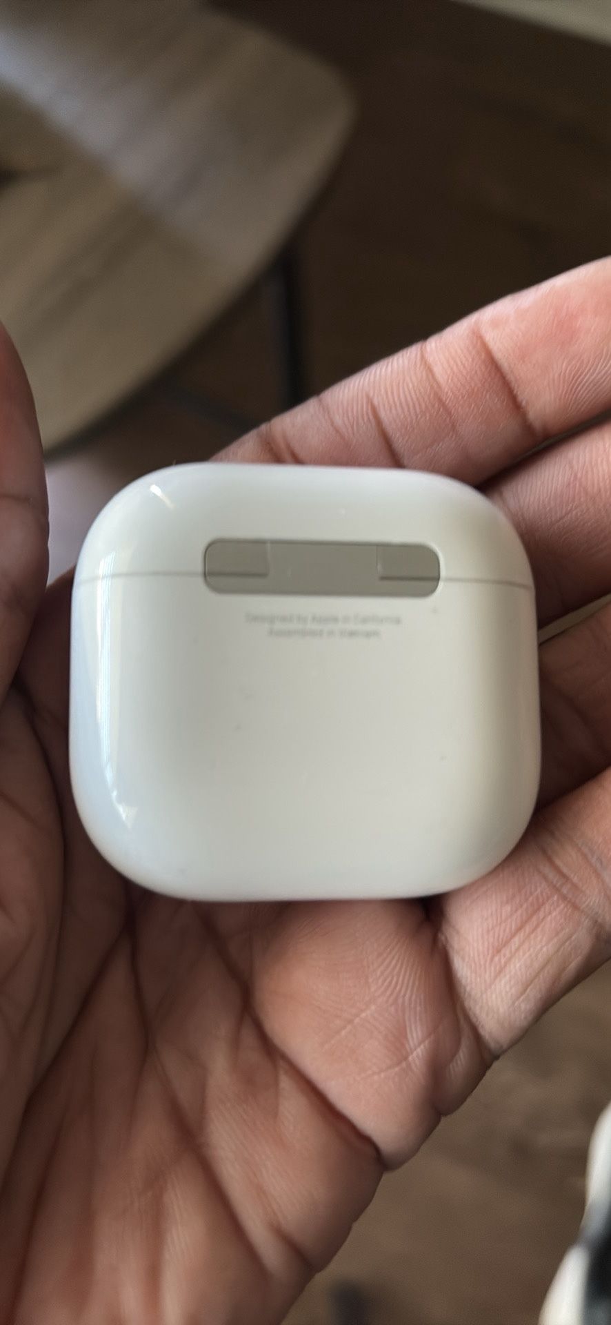 Apple AirPod 4 Active Noise Cancellation