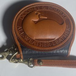  Dooney & Bourke Vintage Wristlet Purse - Like new   condition.   Dooney & Bourke Vintage Wristlet Purse - Like new  Vintage