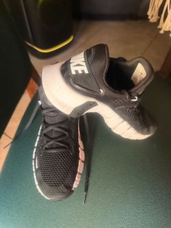 NIKE SIZE 8 MEN