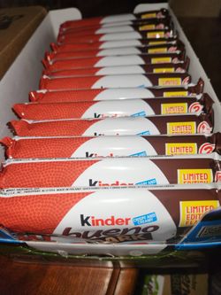 30 Packs of 2 bars Kinder Bueno Dark Chocolate Candy Bars, Hazelnut Filling 1.5 Oz