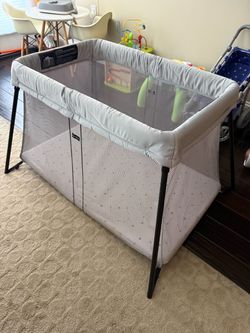 BabyBjörn Travel Crib Light
