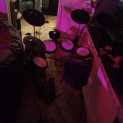 New Rockin Electric. Adult Drum Set !!!!!