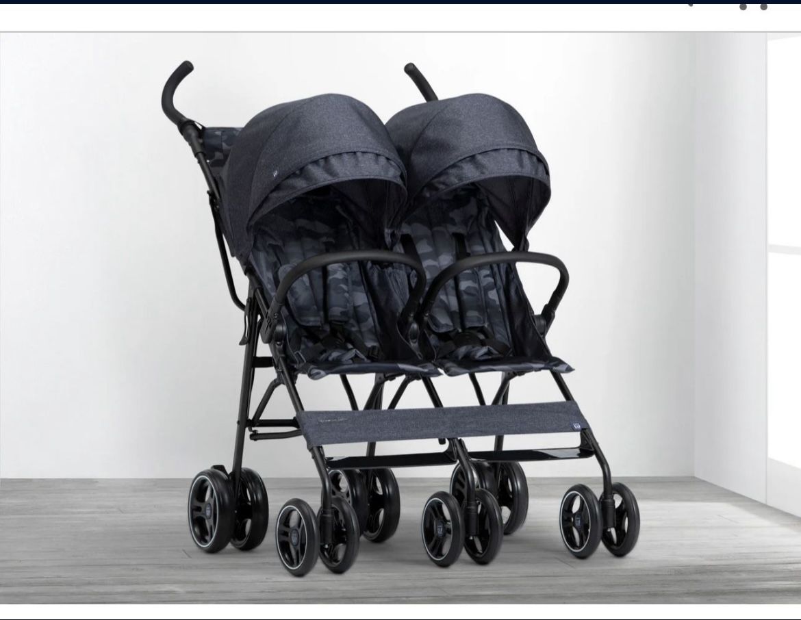 Stroller/ BabyGap Classic Side By Side Stroller/ Double Stroller/ Baby/ Kids/ Stroller/ BabyGap/ Travel/ New