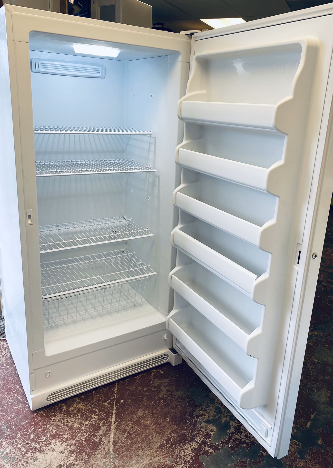 Kenmore 22042 20.2 cu. ft. FrostFree Upright Freezer White for Sale