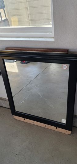 Dresser mirror