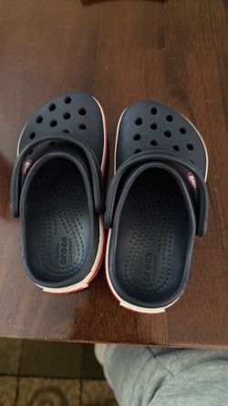 Crocs size 7