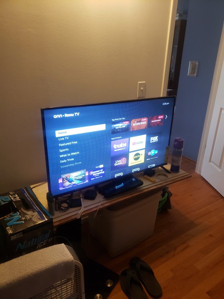 40" ONN ROKU TV smart tv