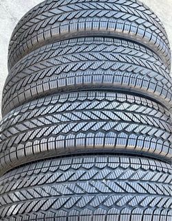 245/60/18 Bridgestone set de llantas usadas en buenas condiciones las 4