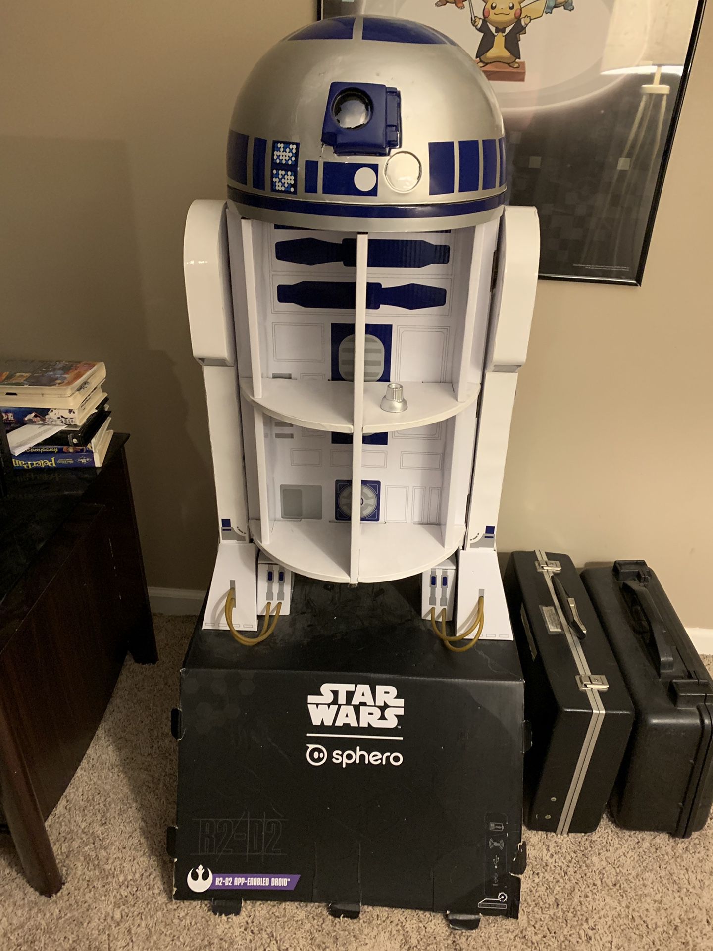 Giant R2-D2 Store Display