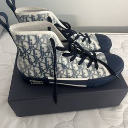 Dior B23
