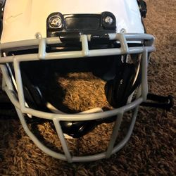 Schutt F7 Football Helmet- Excellent Condition- Youth Large