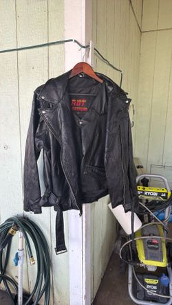 Hot Leathers Classic Men’s Motorcycle Leather Jacket with Zip Out Lining