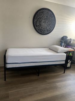 two twin mattress w bed frame