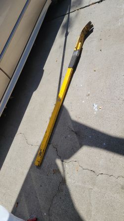 Heavy-Duty Concrete Pry Bar