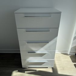 White 5-Drawer Dresser / Chest – Modern High Gloss Finish