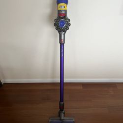Dyson V8 Animal + Stick Vacuum 