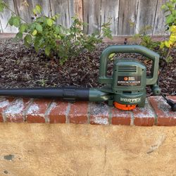 Black & Decker Leaf Blower - Yard 