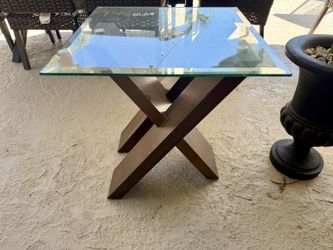 Corner Table Excellent Condition
