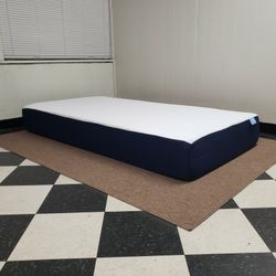 Twin size mattress - can DELIVER almost anywhere for $20 extra - gently used and in LIKE NEW condition 😍