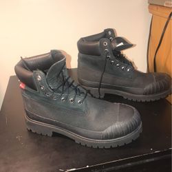 Timberland Helcop RARE Size 8.5 All Black ( Used Condition)