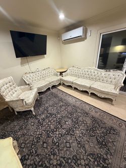 LUISs 15 sofas