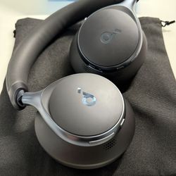 Bluetooth Over The Ear Headphone (Mint Condition)