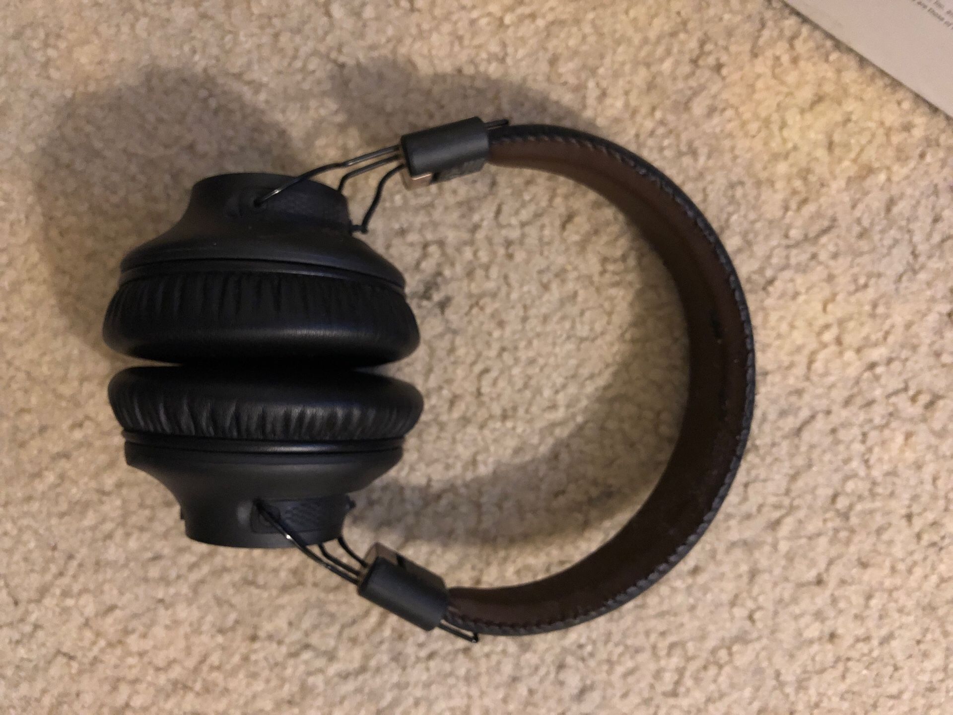 Bluetooth headphones- Avantree