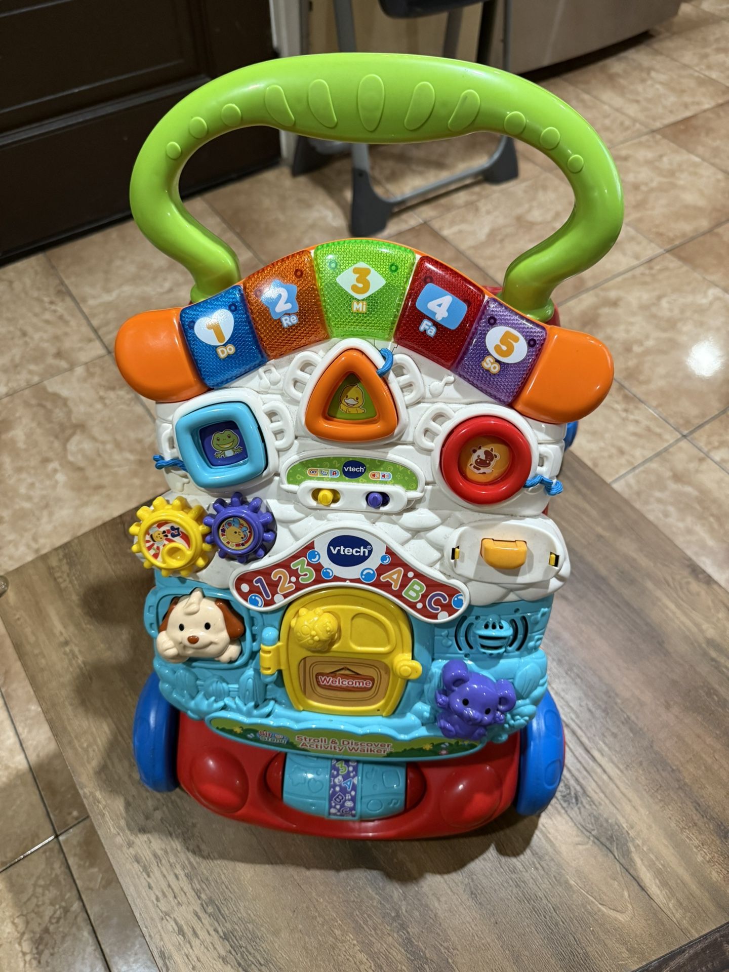 Vtech Scroll & Discover Activity Walker