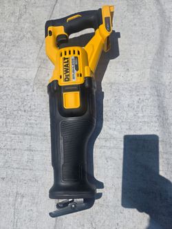 FLEXVOLT 60V MAX Lithium-Ion Cordless Brushless Reciprocating Saw