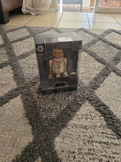 r5-p8 rare limited time starwars collectable