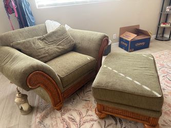 Oversized Accent Chair with Ottoman